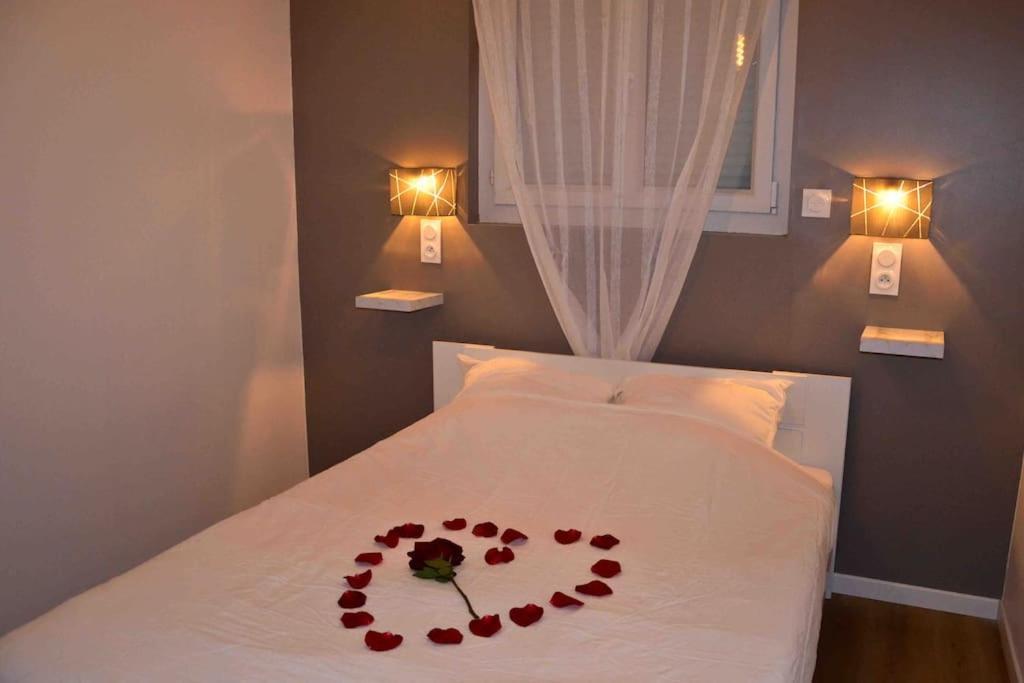 Gite Avec Spa Privatif* Saint-Symphorien-les-Buttes Dış mekan fotoğraf